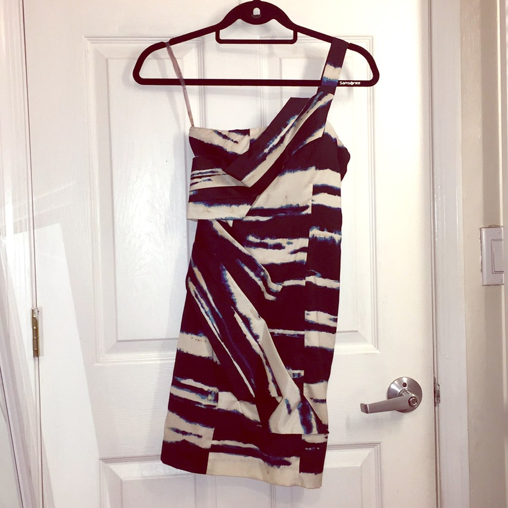 One shoulder dress